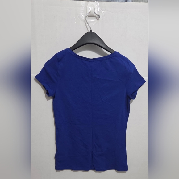 H&M Womens Basic T Shirt Top Crew Neck Tee Short Sleeves Logo Blue Size Medium - Picture 2 of 3